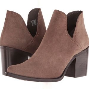 Like New! Steve Madden Prezzie Ankle Boots